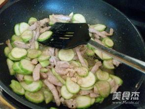 扶手瓜能烧肉吃吗视频,美味与营养的完美结合